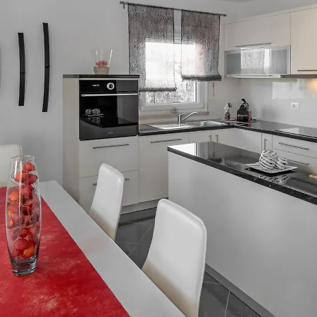 Appartamento Lucia-1 By Interhome *