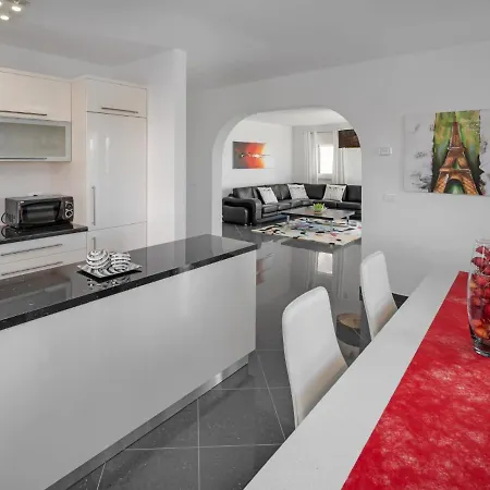 Appartamento Lucia-1 By Interhome *